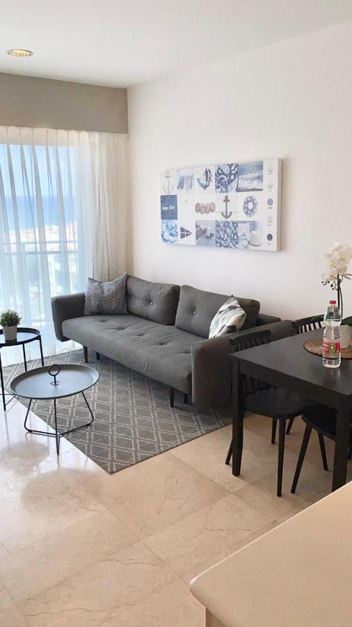 Oceanus Apartment Hotel Herzliya Exterior photo